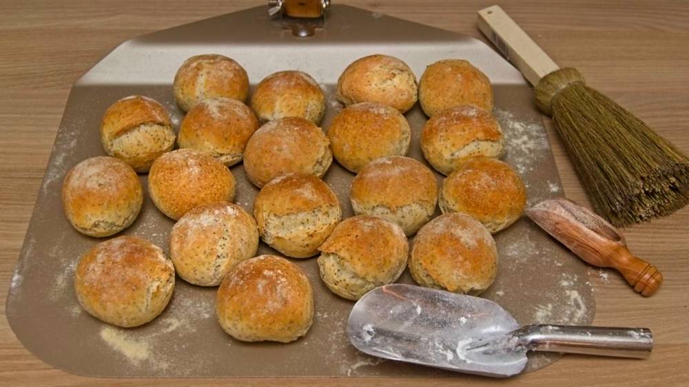 Bollos de pan con semillas de amapola