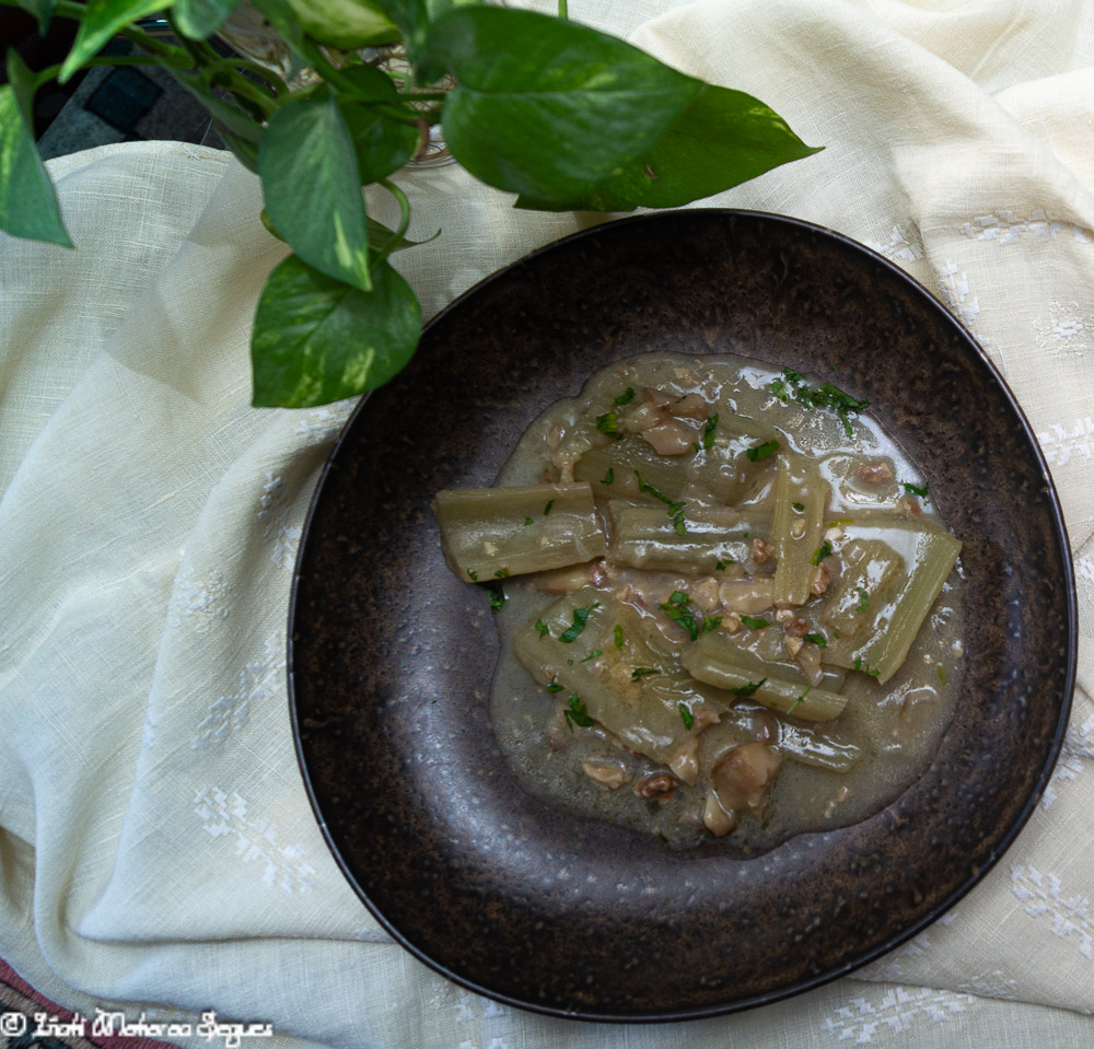 Cardo con tuétano y nueces