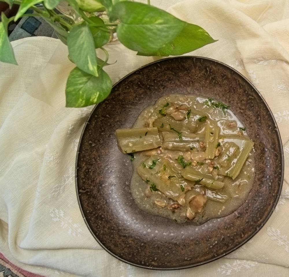 Cardo con tuétano y nueces