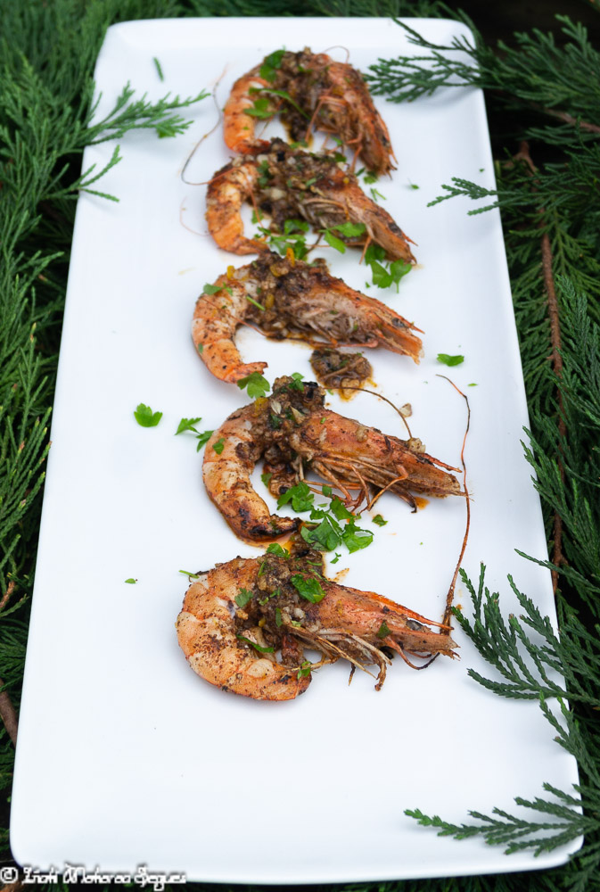 Langostinos con zumaque, cilantro, limón y ajo